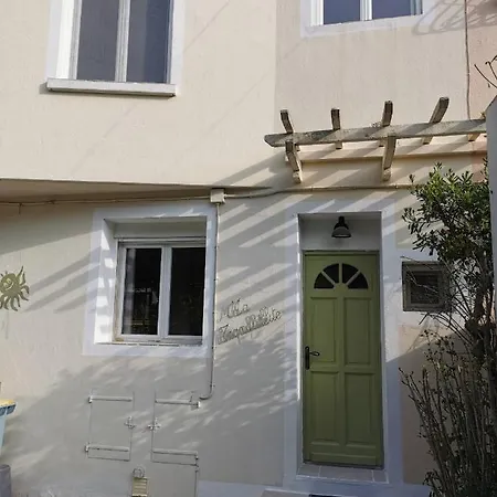 בית נופש Provencale Ma Tranquilite Saint-Raphaël